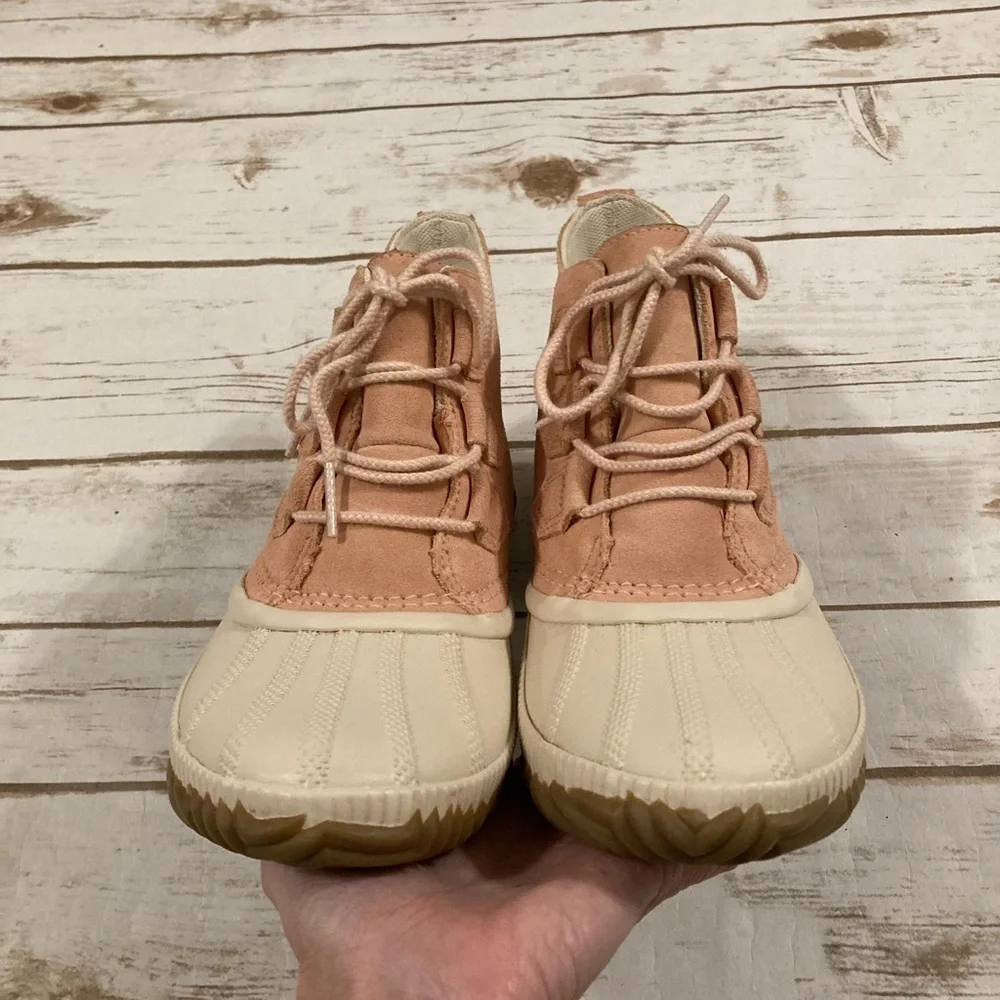 Sorel Women’s Boots Pink & Cream Out N About Waterproof Lace Up Size 8